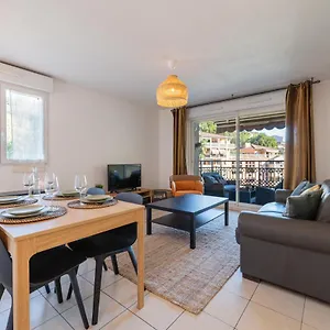 Familial, Terrasse, Val Des Castagnins Menton